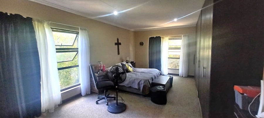 4 Bedroom Property for Sale in Universitas Free State